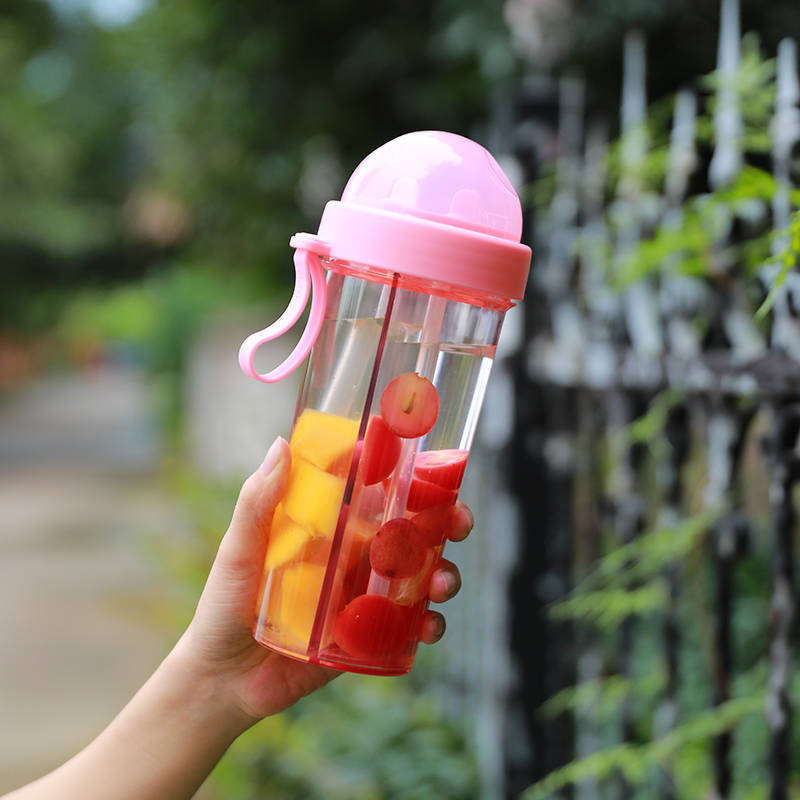 High-value net red double drinking cup plastic leak-proof couple separated straw water cup children cute children students wholesale